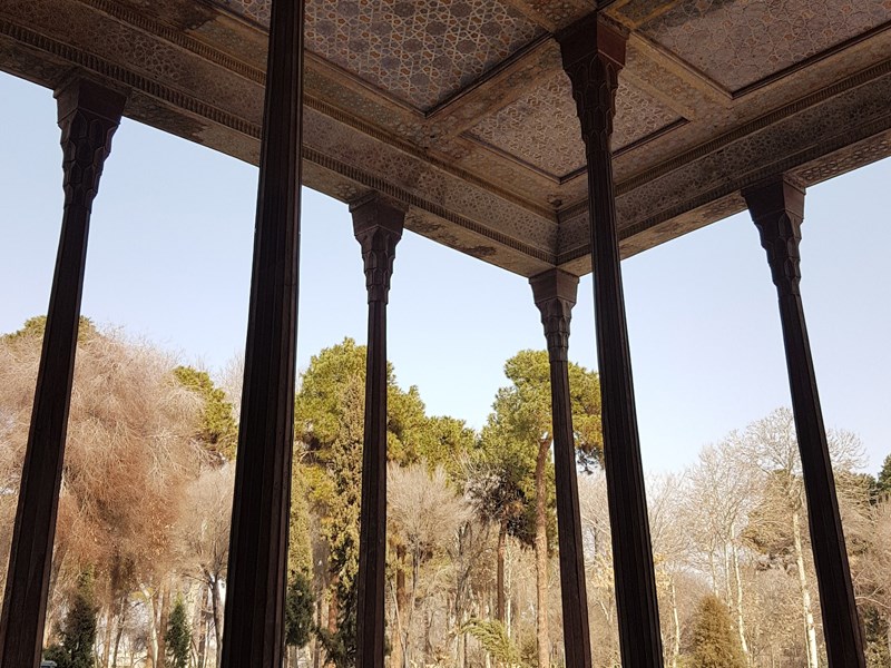 چهل ستون اصفهان ، ستون های چهل ستون